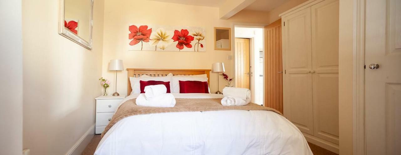 Garden Apartment, 1 Pilots Point Totland エクステリア 写真